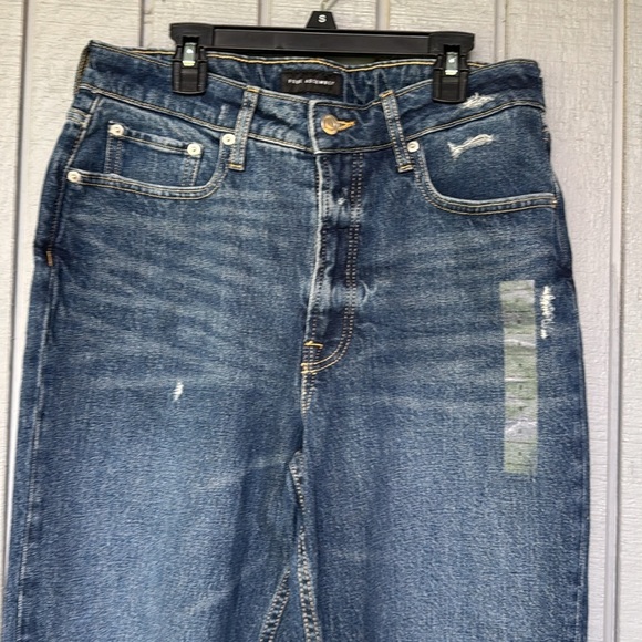 NWT Free Assembly Straight Distressed Jeans 8 - Picture 3 of 12